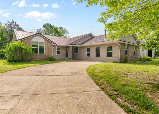 Property at 245 Country Hills Rd, Branson, MO 65616, 5 beds, 2 baths