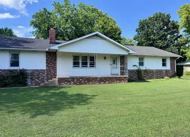 Property at 1003 E 10th St, Mountain Grove, MO 65711, 3 beds, 2 baths