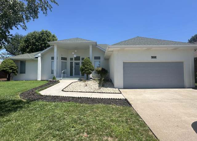 Property at 4566 S Park Ave, Springfield, MO 65810, 4 beds, 2 baths