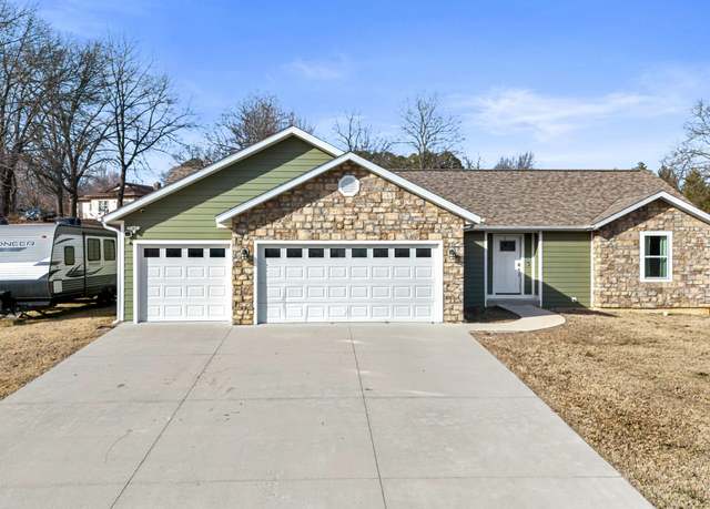 Property at 1989 Crawford St, West Plains, MO 65775, 3 beds, 2 baths