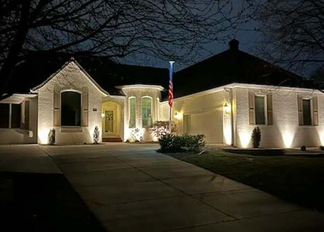 Property at 1335 N Fenchurch Ln, Springfield, MO 65802, 2 beds, 2.5 baths