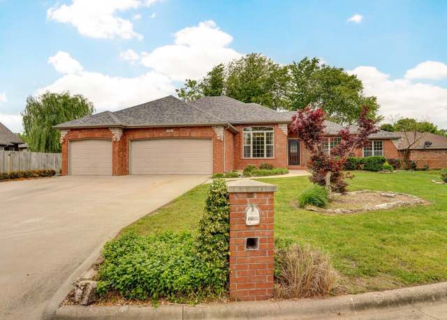 Property at 1105 N 18th Ave, Ozark, MO 65721, 4 beds, 2 baths