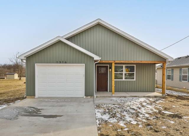Property at 1316 W Fair Play St, Bolivar, MO 65613, 3 beds, 2 baths