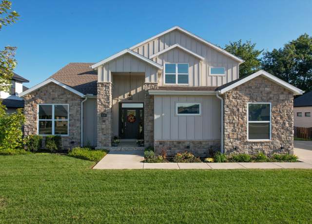 Property at 1049 E Siler Pkwy, Springfield, MO 65810, 4 beds, 2.5 baths