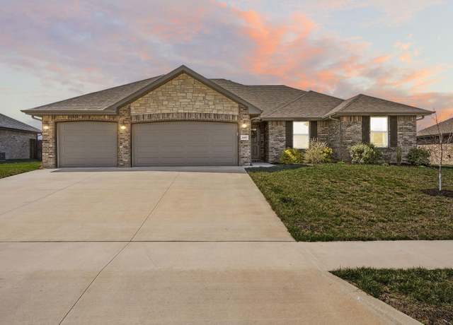 Property at 6005 S Willow St, Battlefield, MO 65619, 4 beds, 2 baths