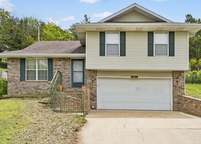 Property at 141 Rose Oneill Dr, Branson, MO 65616, 3 beds, 2 baths