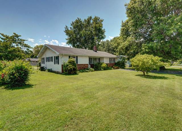 Property at 206 E Dennis St, Willard, MO 65781, 3 beds, 3 baths