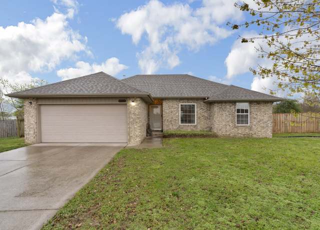 Property at 1901 E Overland Dr, Ozark, MO 65721, 3 beds, 2 baths