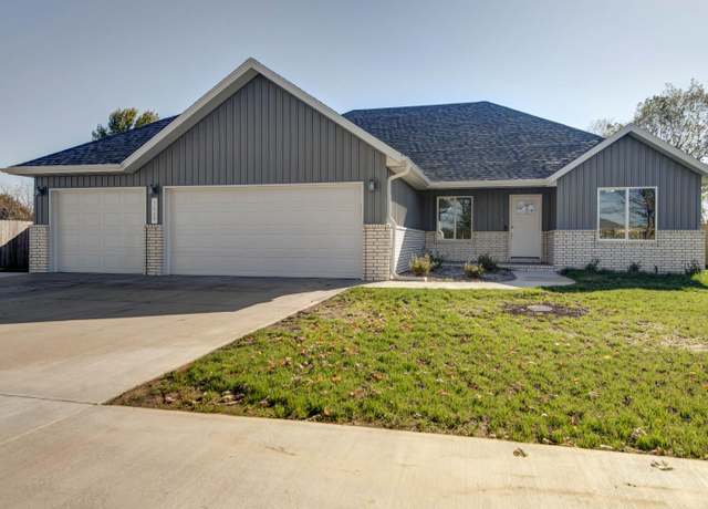 Property at 3668 W Overland St, Springfield, MO 65807, 4 beds, 2 baths