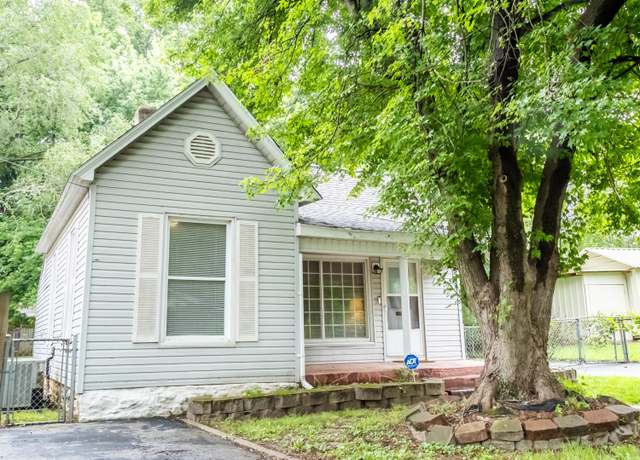 Property at 915 W Madison St, Springfield, MO 65806, 3 beds, 1 bath