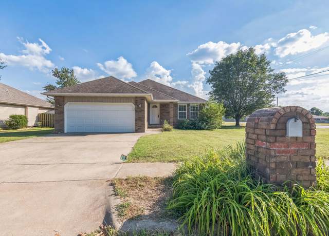 Property at 1006 Care Ave, Nixa, MO 65714, 3 beds, 2 baths