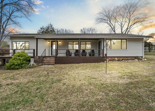 Property at 10 Stagecoach Ln, Cape Fair, MO 65624, 3 beds, 2 baths