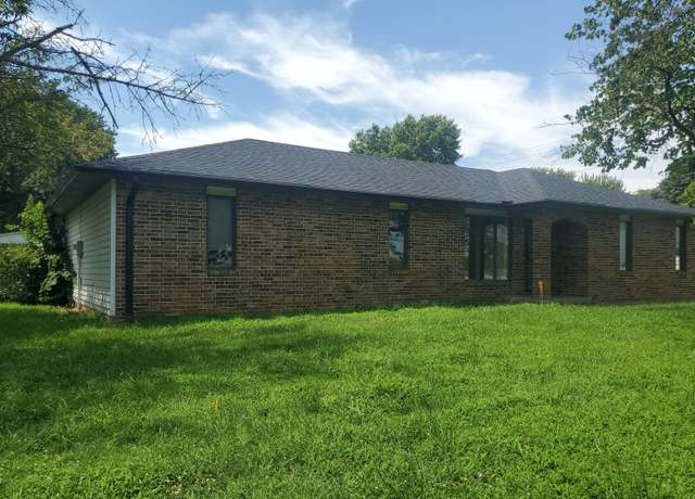 Property at 2206 W South St, Bolivar, MO 65613, 3 beds, 2 baths