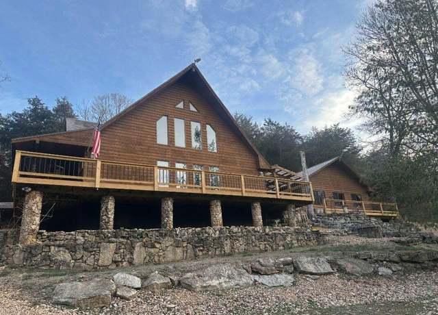 Property at 192 John Hollow Dr, Galena, MO 65656, 4 beds, 3 baths