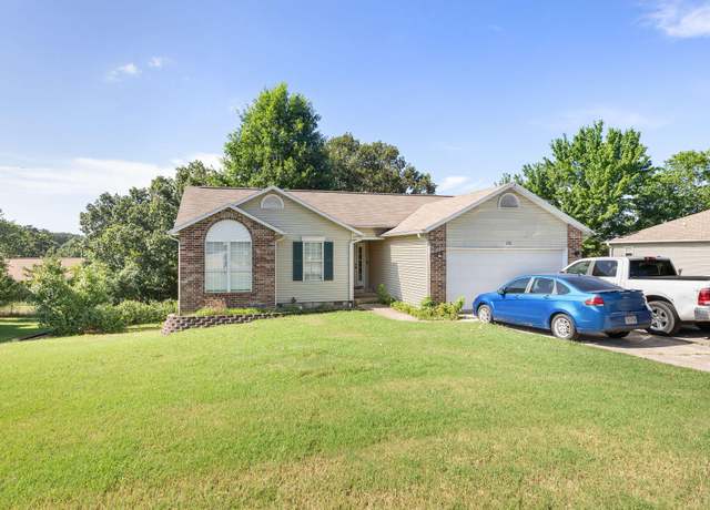 Property at 131 Teresa Ter, Branson, MO 65616, 3 beds, 2 baths
