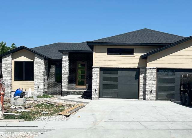 Property at 5958 S Clay Ave, Springfield, MO 65810, 5 beds, 3.5 baths