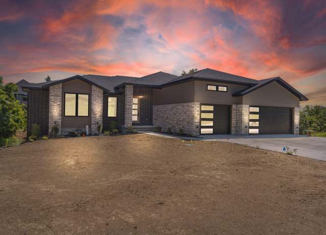 Property at 5958 S Clay Ave, Springfield, MO 65810, 5 beds, 3.5 baths