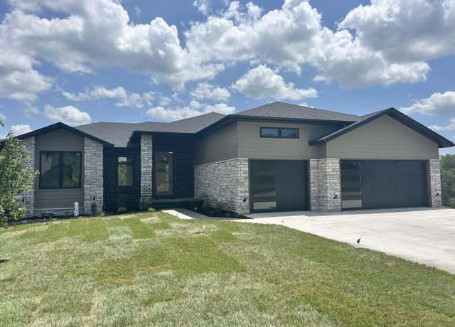 Property at 5958 S Clay Ave, Springfield, MO 65810, 5 beds, 3.5 baths