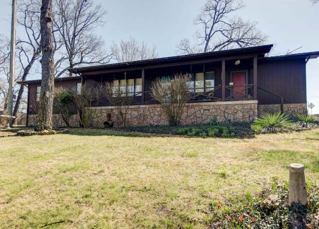 Property at 1016 Chippewa Ave, Branson, MO 65616, 3 beds, 2 baths