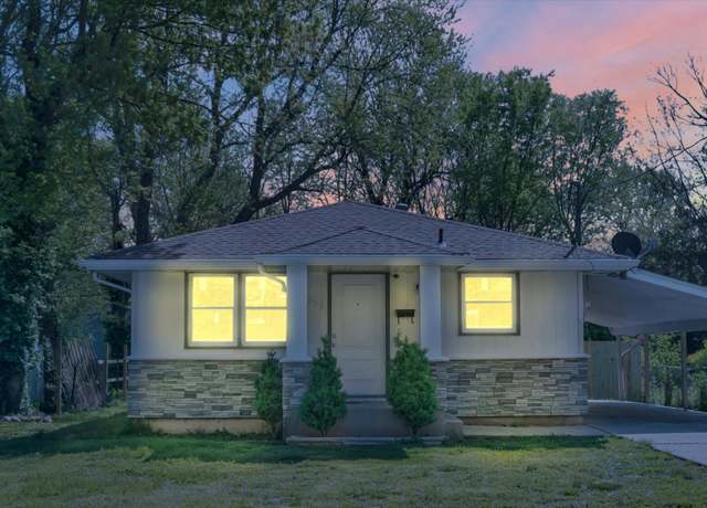 Property at 2038 N Park Ave, Springfield, MO 65803, 3 beds, 1 bath
