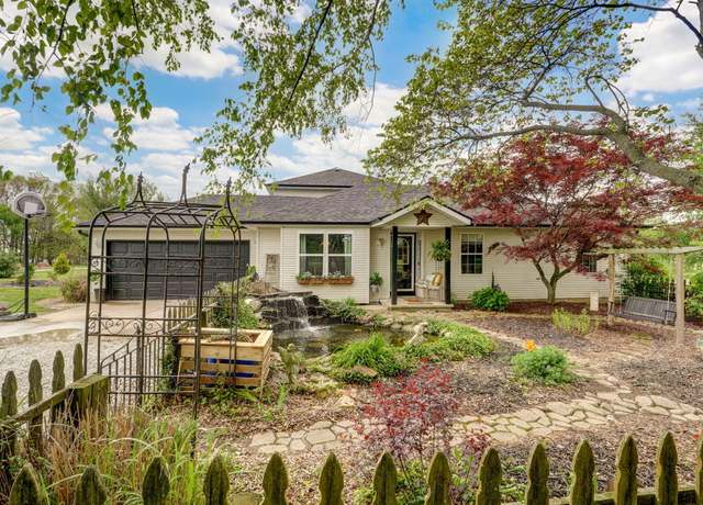 Property at 2942 Mount Carmel Rd, Clever, MO 65631, 4 beds, 3.5 baths