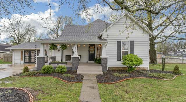 Photo of 104 E Robberson St, Willard, MO 65781