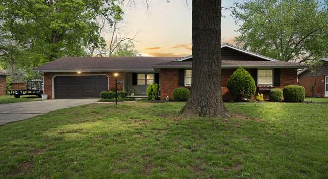 Photo of 2433 E Edgewood St, Springfield, MO 65804