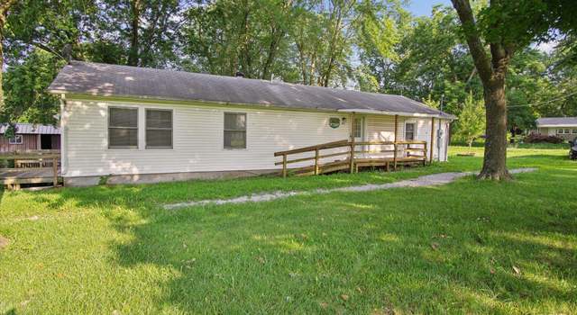 Photo of 201 1st St, Arcola, MO 65603