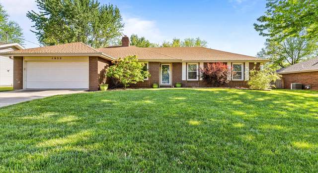Photo of 1832 E Burntwood St, Springfield, MO 65803