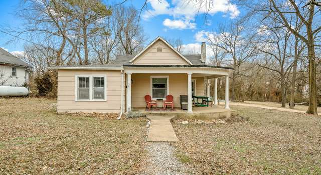 Photo of 302 Henley St, Ava, MO 65608