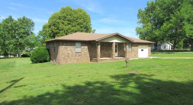 Photo of 301 S Walnut St, Walnut Grove, MO 65770