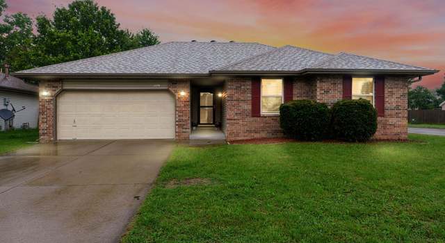Photo of 1106 N Hutchinson Ave, Springfield, MO 65803