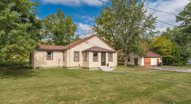 Photo of 605 E Washington St, Seymour, MO 65746