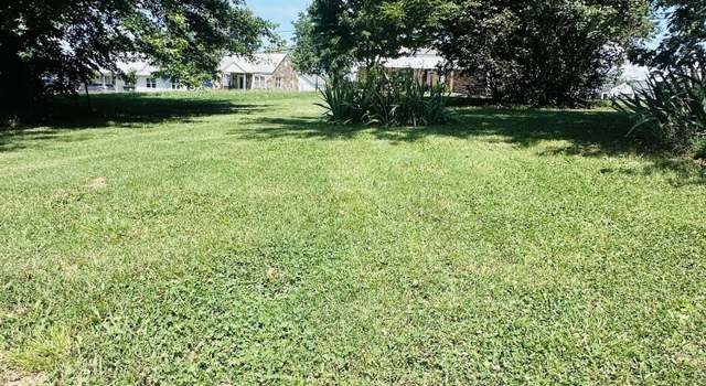 Photo of 307 S High St, Stockton, MO 65785