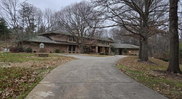 Photo of 2821 S Natural Bridge Dr, Springfield, MO 65809