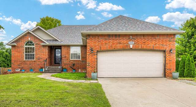 Photo of 3045 E Colonial Ct, Republic, MO 65738