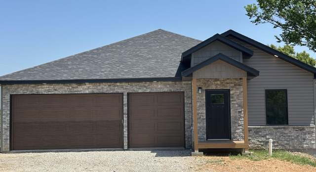Photo of 201 Melton Way, Cassville, MO 65625