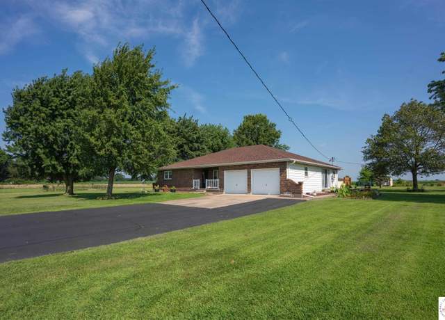 Property at 14337 52 Hwy, Windsor, MO 65360, 3 beds, 2.5 baths