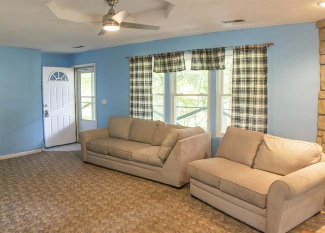 Property at 22620 Peppermint Dr, Warsaw, MO 65355, 3 beds, 2 baths