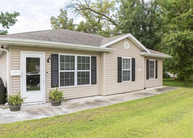 Property at 1524 E 6th St, Sedalia, MO 65301, 3 beds, 1.5 baths