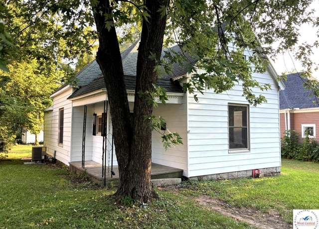 Property at 1418 E 7th St, Sedalia, MO 65301, 2 beds, 1 bath