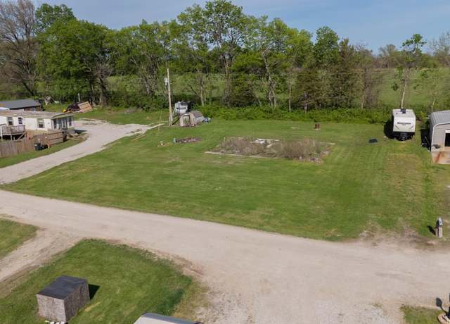 Property at 3158 Elsie Dr, Sedalia, MO 65301