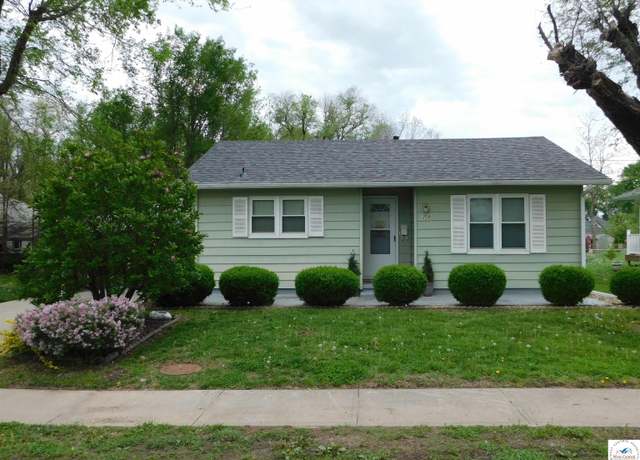 Property at 308 E Oak Ave, Clinton, MO 64735, 2 beds, 1 bath
