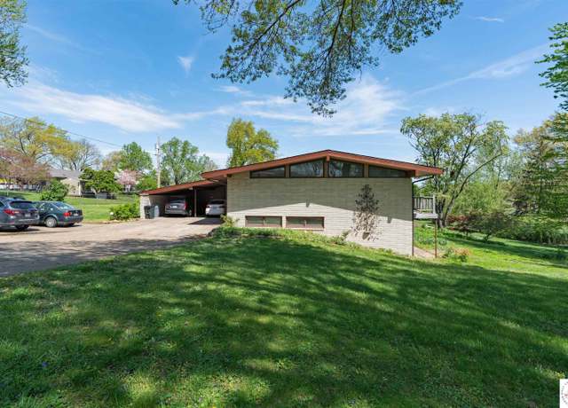 Property at 7020 Walnut Cir, Sedalia, MO 65301, 4 beds, 2.5 baths