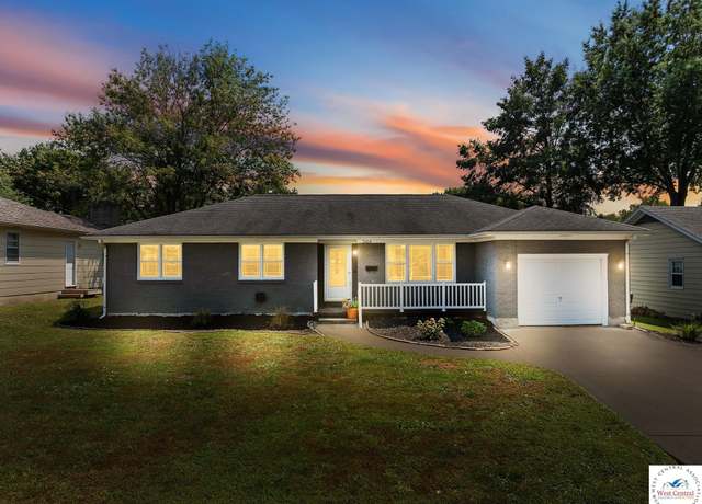 Property at 2424 1st Ter, Sedalia, MO 65301, 4 beds, 1.5 baths