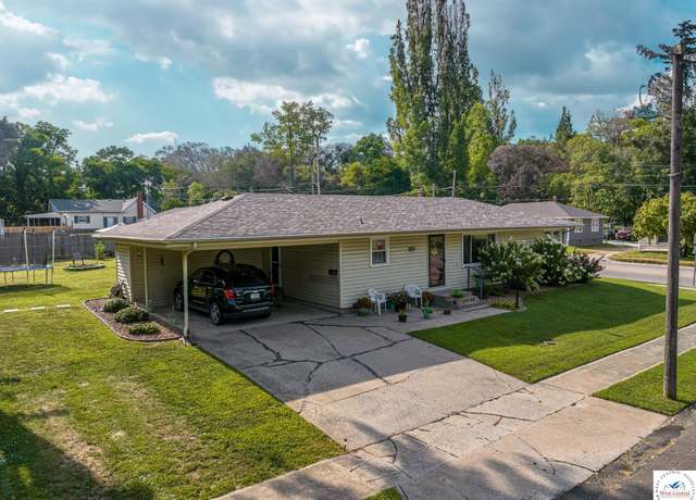 Property at 401 S 6th St, Clinton, MO 64735, 2 beds, 1 bath