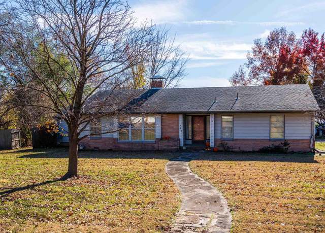 Property at 705 W 32nd St, Sedalia, MO 65301, 3 beds, 2.5 baths