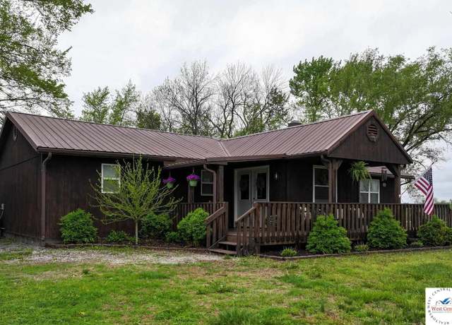 Property at 782 SE 250 Rd, Clinton, MO 64735, 3 beds, 2 baths