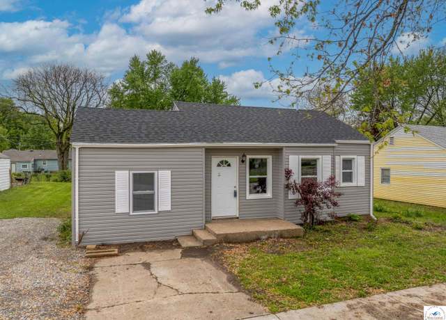 Property at 1812 E Broadway Blvd, Sedalia, MO 65301, 2 beds, 1 bath