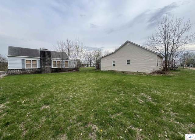 Property at 303 W Jefferson St, Cole Camp, MO 65325, 3 beds, 1 bath